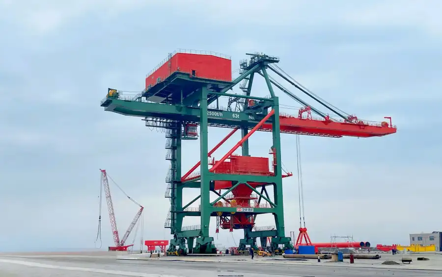 port machinery.webp port machinery.webp