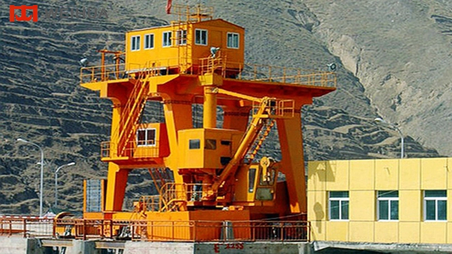 floodgate-gantry-crane_(2).webp